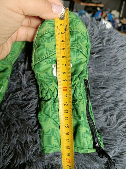 Zielone rękawiczki jednopalczaste Bula na ok 1 rok śnieg zima sanki