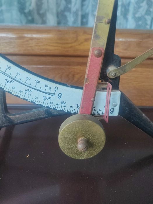 Stara waga kuchenna do 1 kg