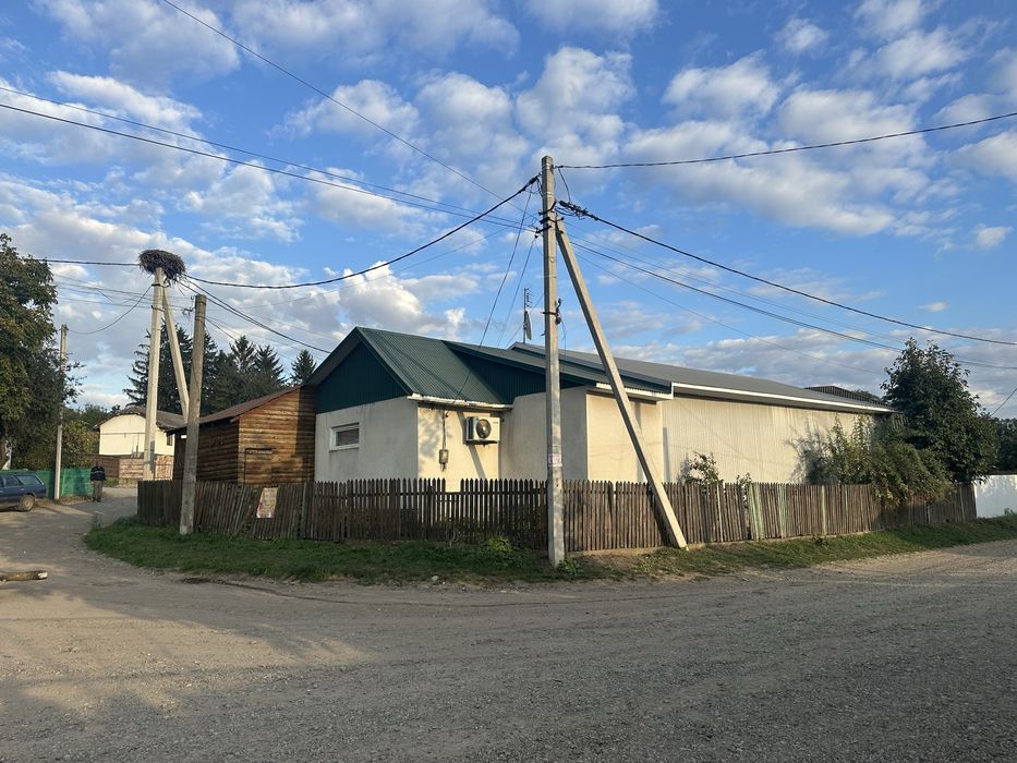 Продається комерційний об’єкт — ангар-склад із магазинами