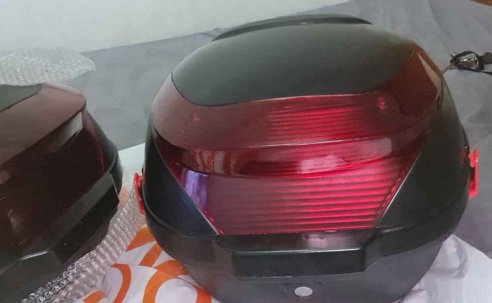 Top case universal, nova!  ( baú para Motas )