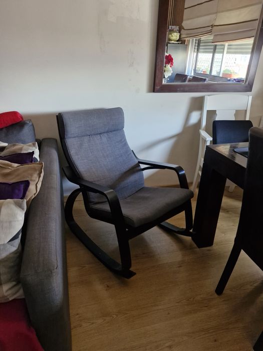 Cadeira baloiço cinza escuro