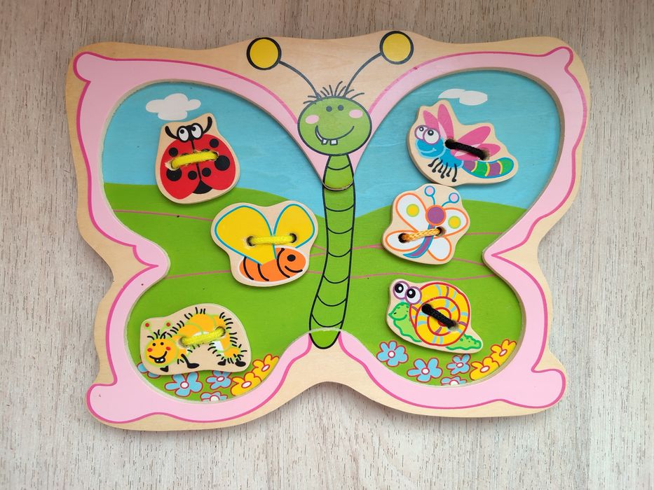 Дерев'яні пазли та шнурівка