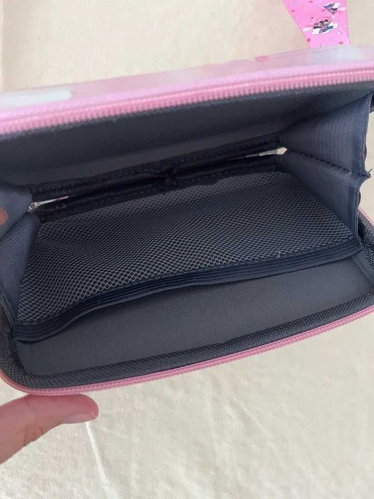 Mala tiracolo Minnie rígida cor-de-rosa para criança