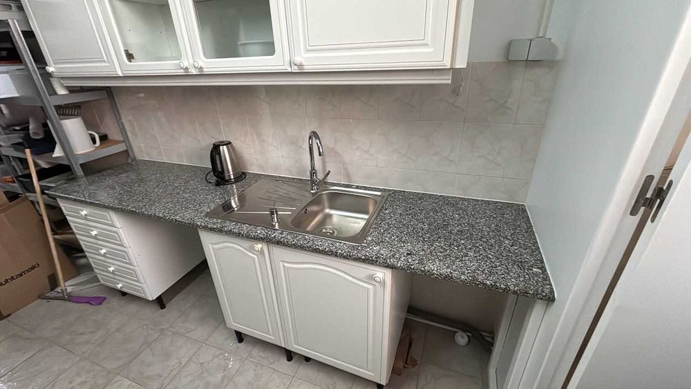 Bonita cozinha, em perfeitas condições