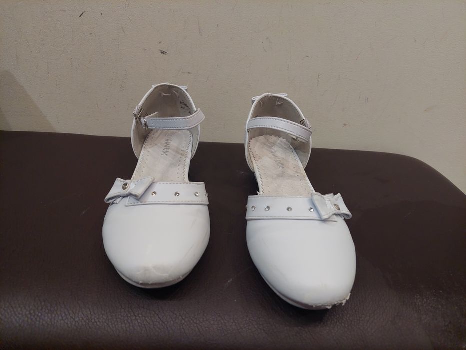 Buty białe komunijne