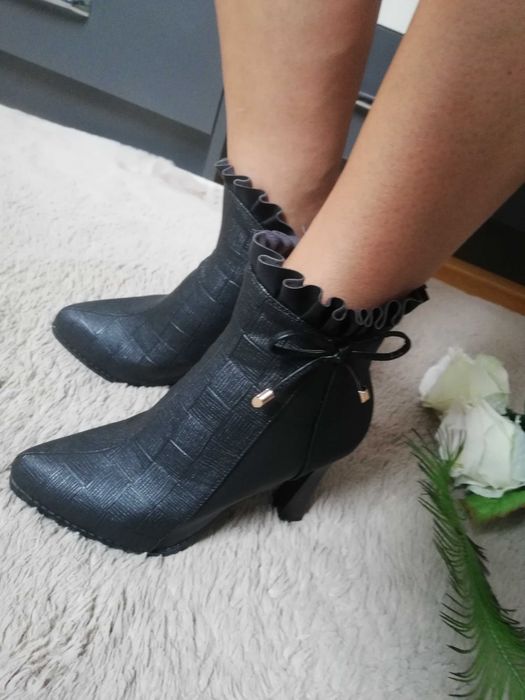 Nowe piękne czarne kozaczki botki rozm. 37