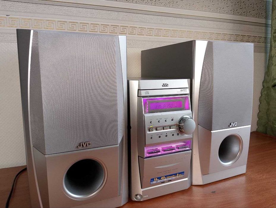 Продам мощный музыкальный центр  JVC