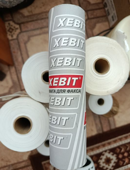 Продам папер в  рулонах.