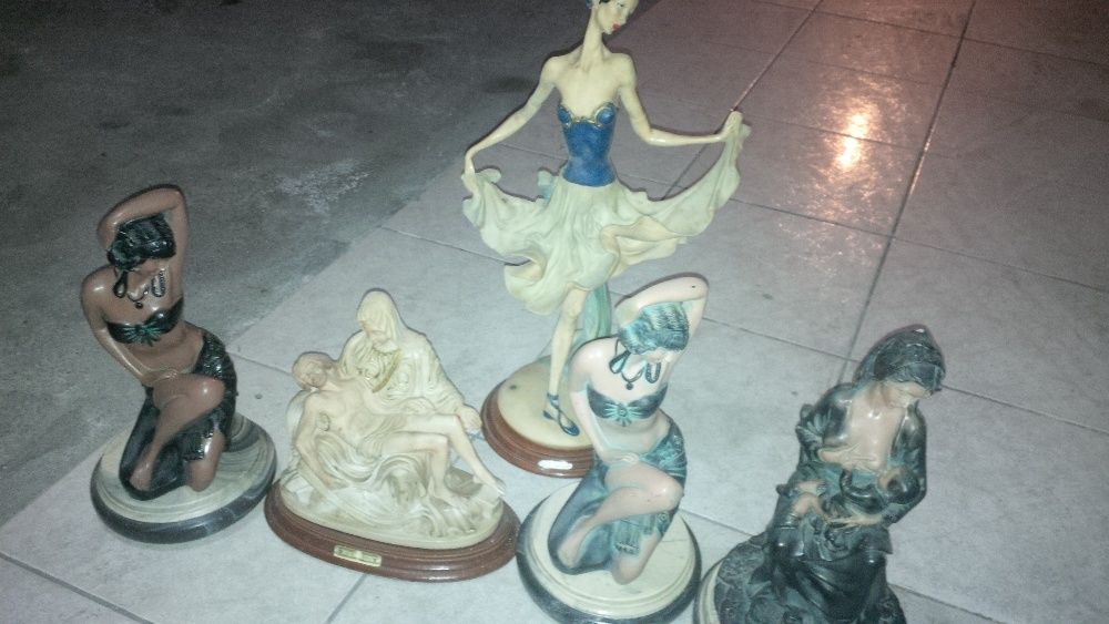 Estátuas em estado novo mais de 40 anos