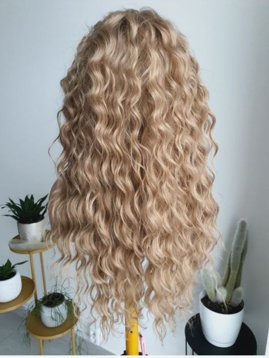 Peruka fale loki blond z odrostem 3DNowa peruka wykonana z wysokiej ja