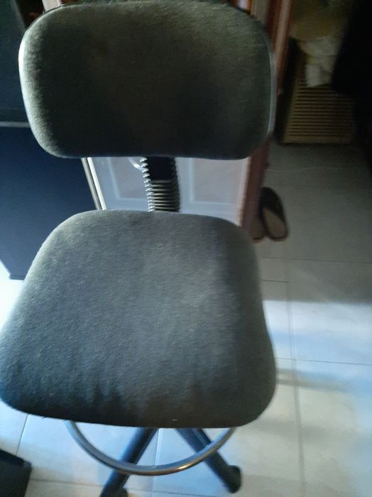 Cadeira de escritorio impecavel