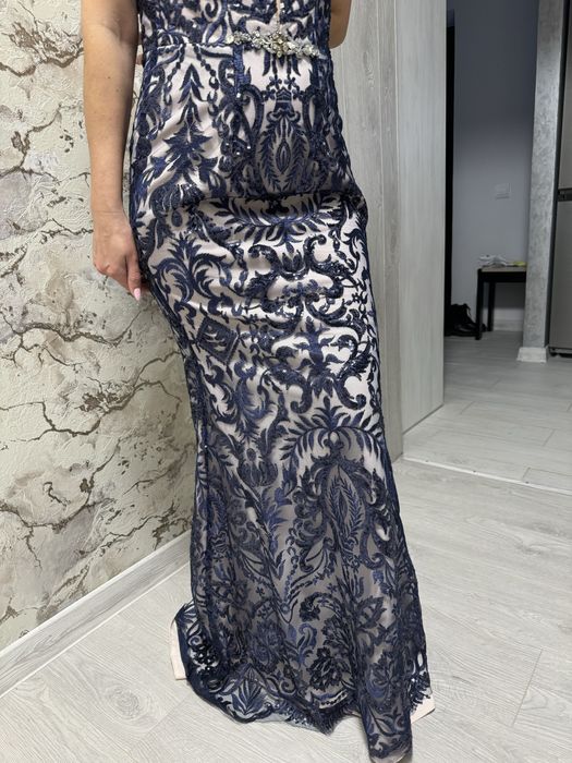 Випускна сукня у розмірі XS