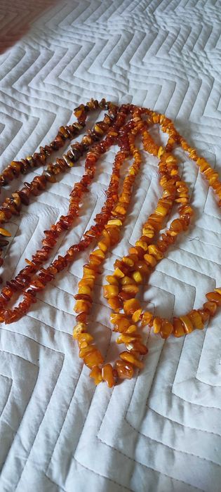 Bursztynowe korale