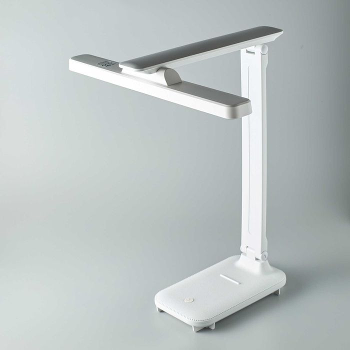 Продам настільну лампу