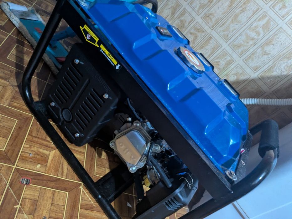 Генератор новый продам