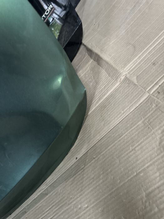 Ляди кришка tesla model Y