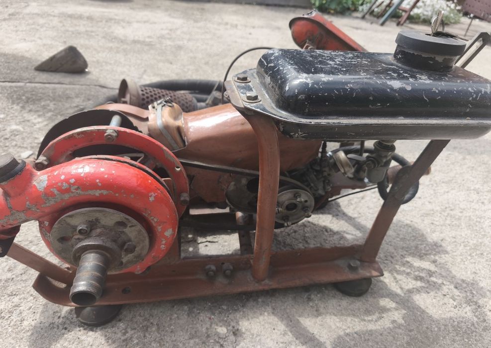 Мотопомпа бензинова