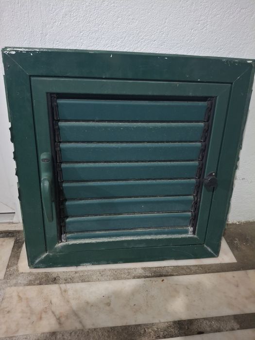 Janela verde 60x60