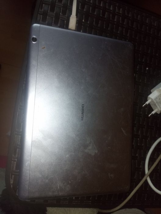 Huawei MediaPad T3 10 AGS-L09 | LTE | 16 GB | SPRAWNY | PĘKNIĘTA SZYBK