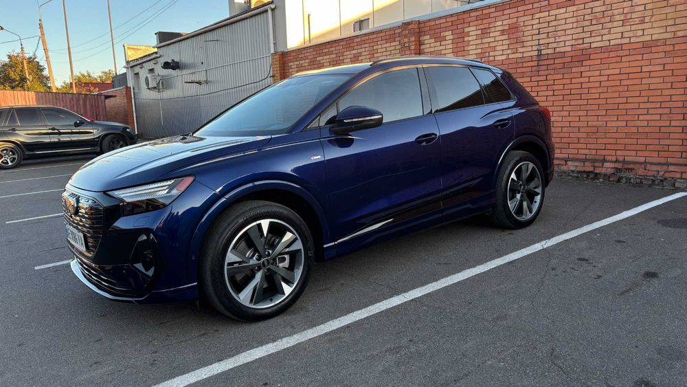 Продам  AUDI E-Tron Q4