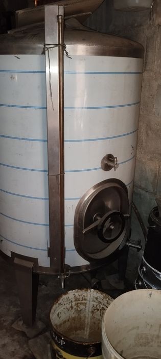 2 Cubas de inox de 550 Litros