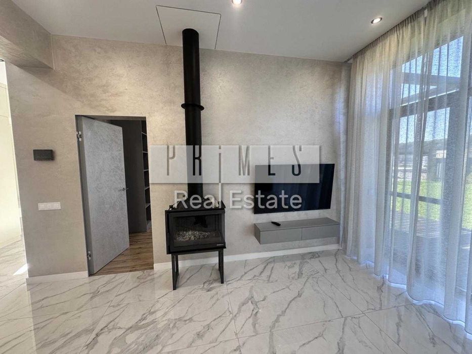 Продаж будинок з ремонтом у закритому котеджному містечку, Підгірці