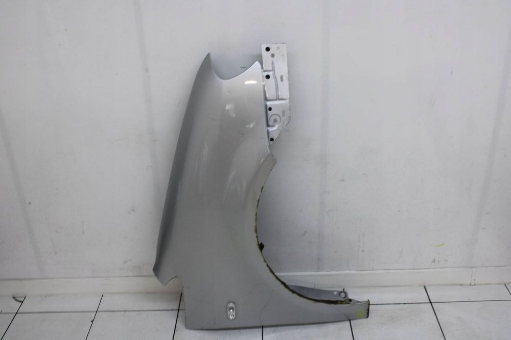 VW CADDY III TOURAN 03R- BŁOTNIK PRAWY PRZÓD PRZEDNI LA7W