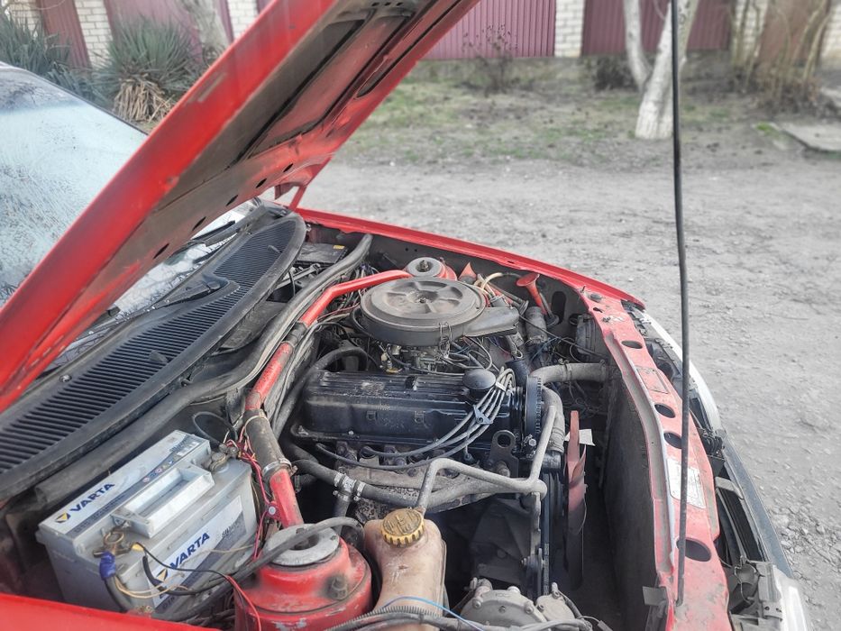 Ford Sierra  газ бензин 1.8 . Чудовий стан