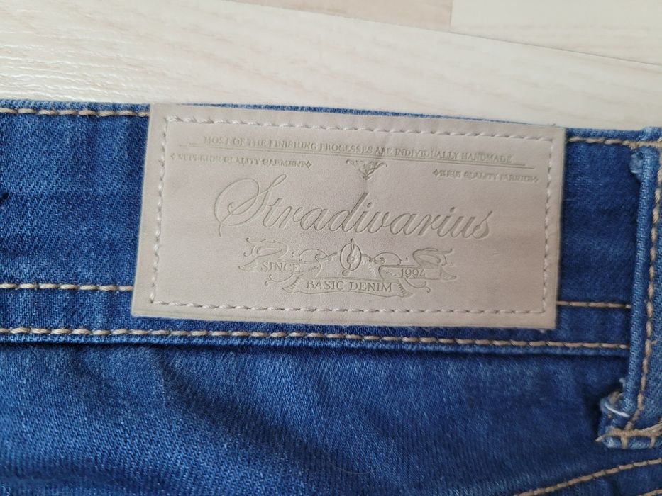 Spodnie jeansowe rurki Stradiwarius r.M