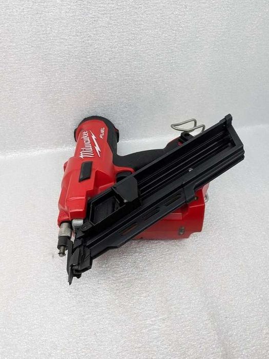 Gwoździarka akumulatorowa Milwaukee M18 FUEL 2745-20 — 30–34–90 mm, oryginał