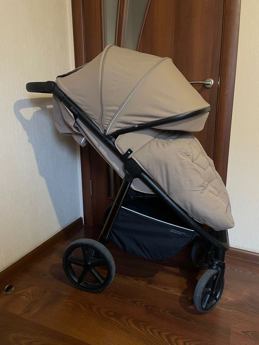 Прогулянкова коляска