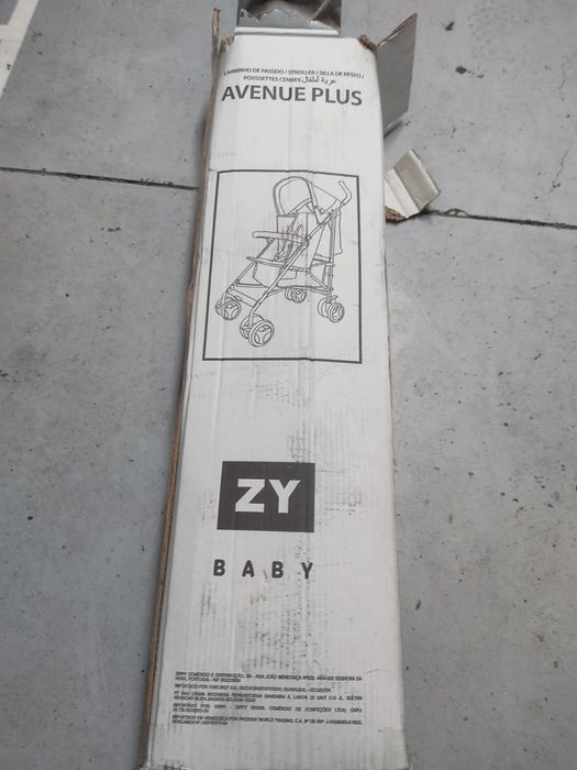 Carrinho de passeio Zippy nova