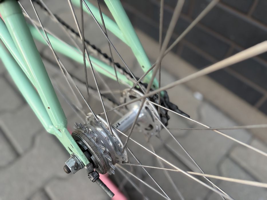 Rower miejski Polka Bikes Landrynka 48cm dwustronna piasta - ostre koło i wolnobieg