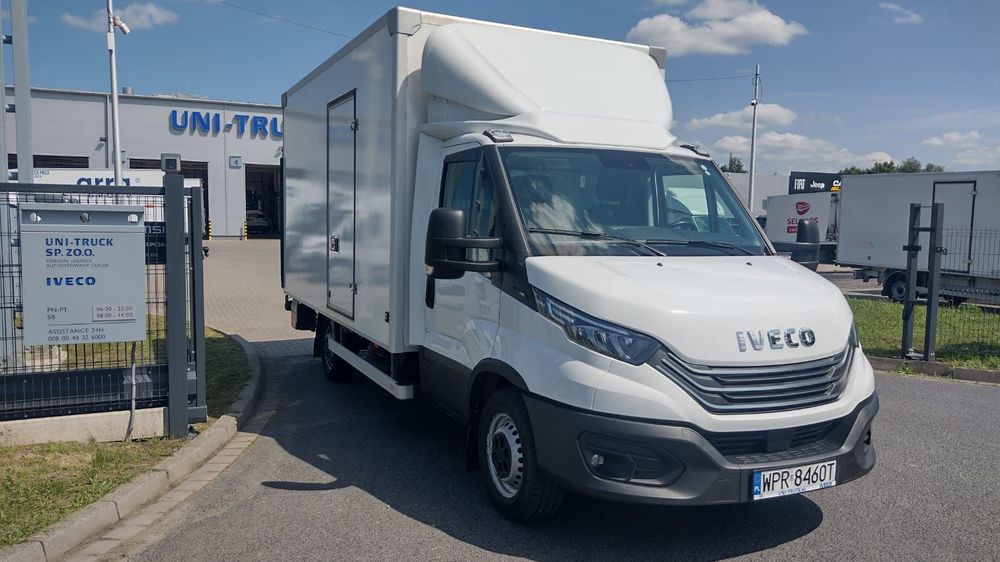 Iveco DAILY 35S18 3.0 180KM KONTENER WINDA 750kg 8EP  IVECO DAILY 35S18 3.0 180KM kontener Winda 750kg 8EP ASO