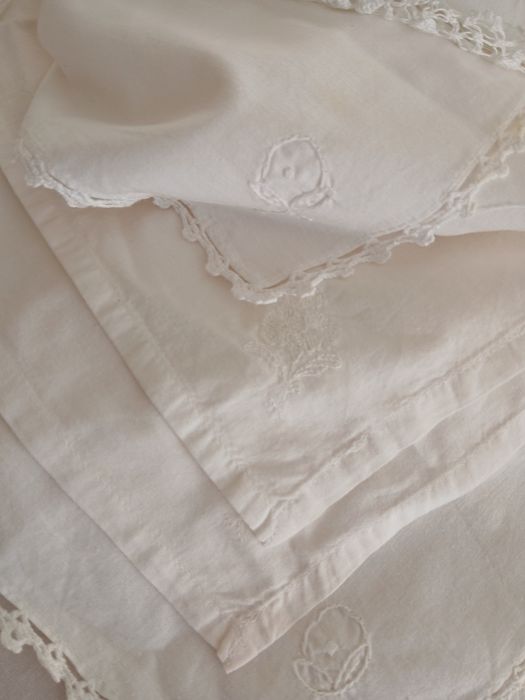 Peças de Renda e Pano Antigo