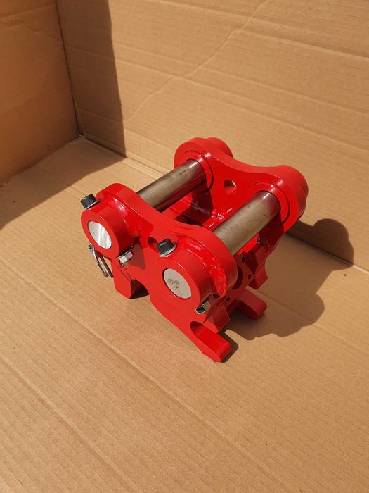 Szybkozłącze półautomatyczne pasujące do minikoparki JCB8014/8015/8018