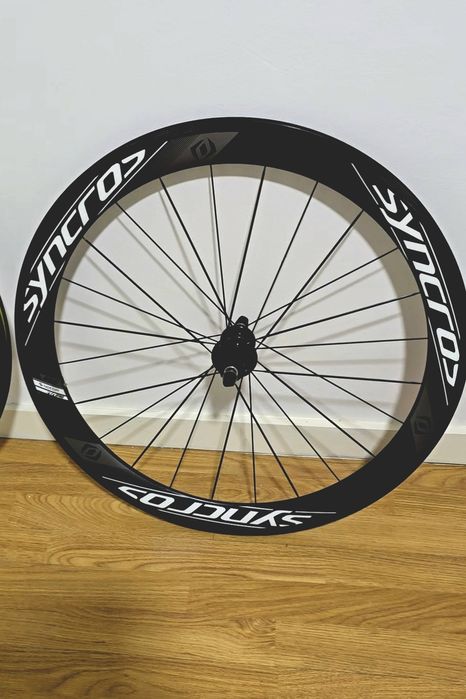Rodas Syncros RR 1.0 Carbon Clincher 28/55 mm – Travão de Aro
