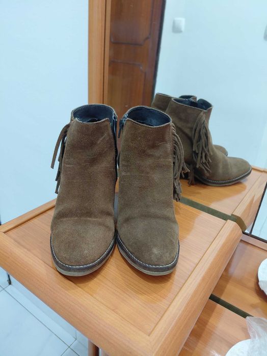 Botas, sandálias, cinto