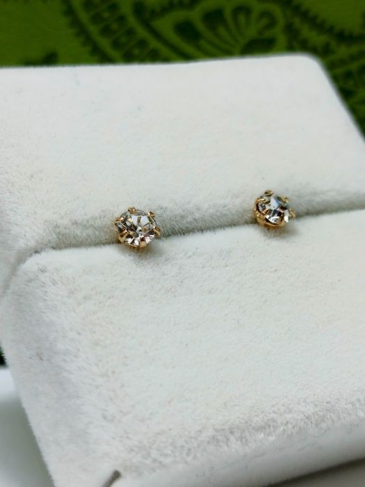NOWE pozłacane srebro 925 kolczyki sztyfty białe cyrkonie oczko