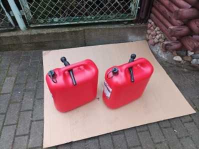 Sprzedam -Nowe Karnistry na paliwo 20l -50zl za sztuke