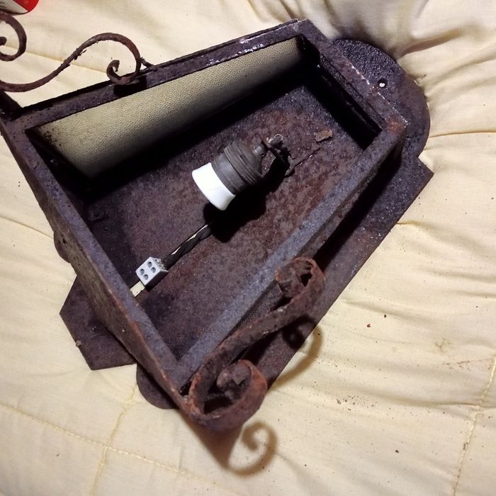 Candeeiro de entrada em ferro forjado