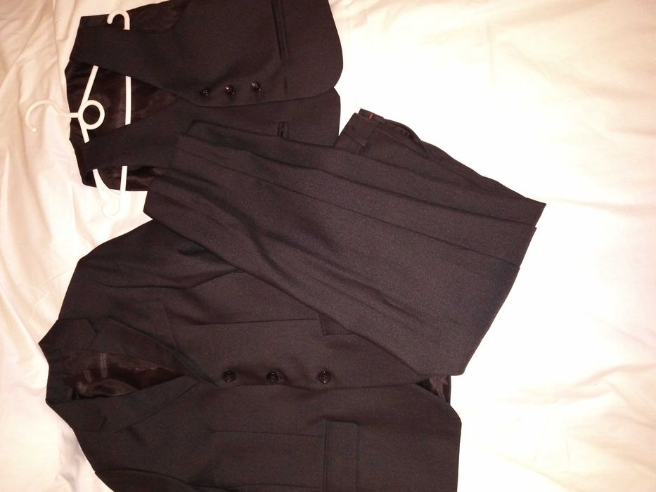 Продам шкільний костюм