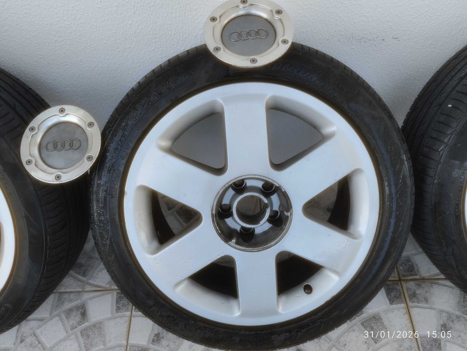 4 jantes originais Audi em excelente estado c/ pneus - Audi TT 8n