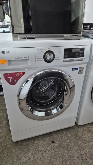 Продам пральну машинку LG на 7 кг нова модель є гарантія бу