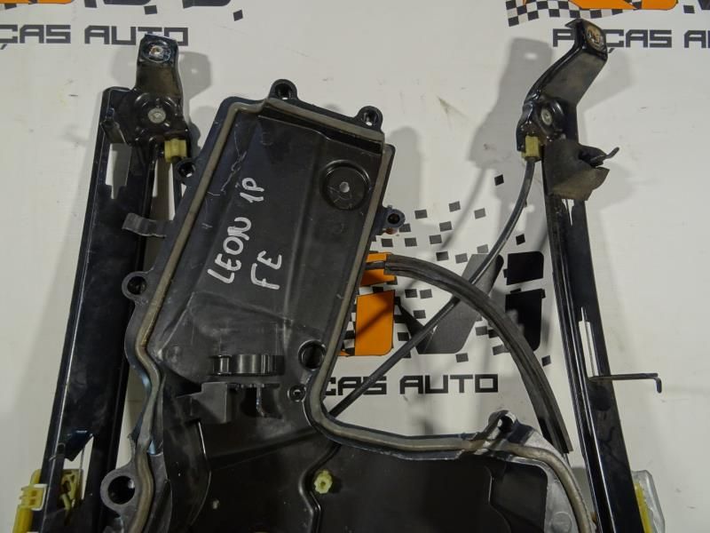 Elevador vidros frente esquerdo SEAT Leon (1P1)