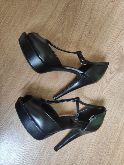 Buty szpilki czarne z paseczkiem jak nowe DEICHMANN