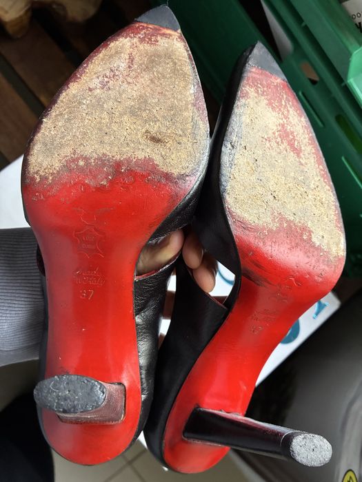 Sapatos Ixos (Prof) pretos e vermelhos