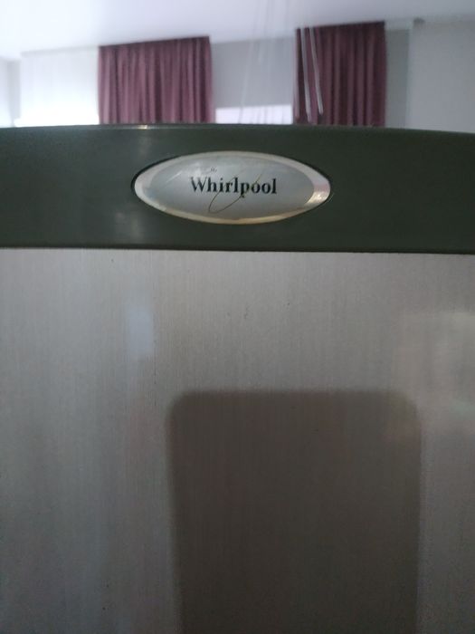 Продам холодильник Whirlpool