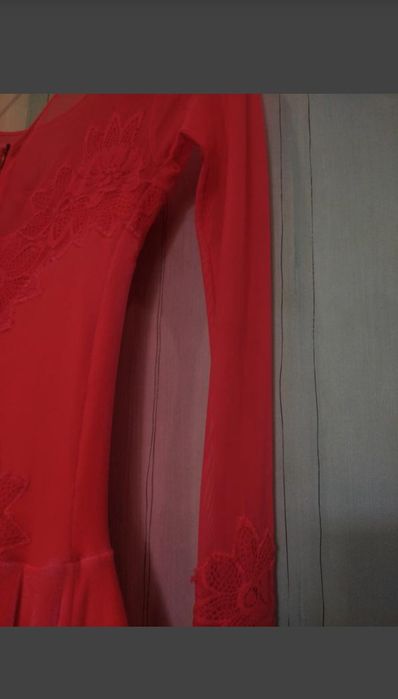 Кораллловое бальное платье