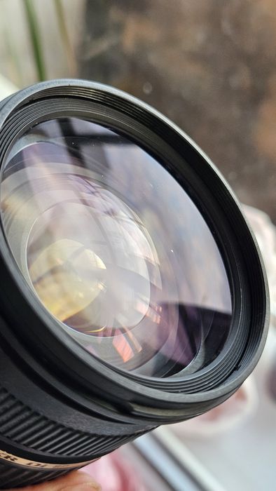 Об'єктив tamron 28-75 на canon